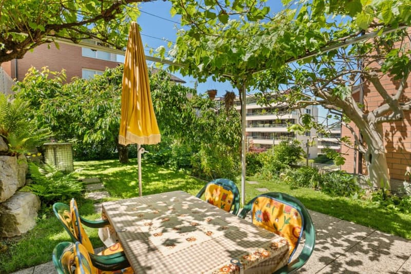 Gartensitzplatz mit Pergola