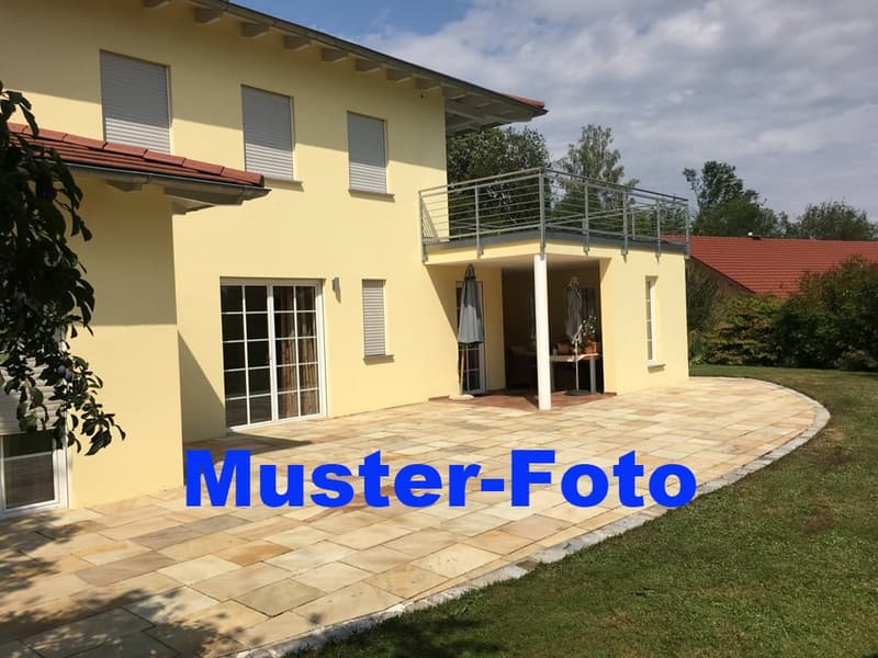 Discreet sale: Representative design residence with pool & enormous potential (12 minutes from Sursee) (2)