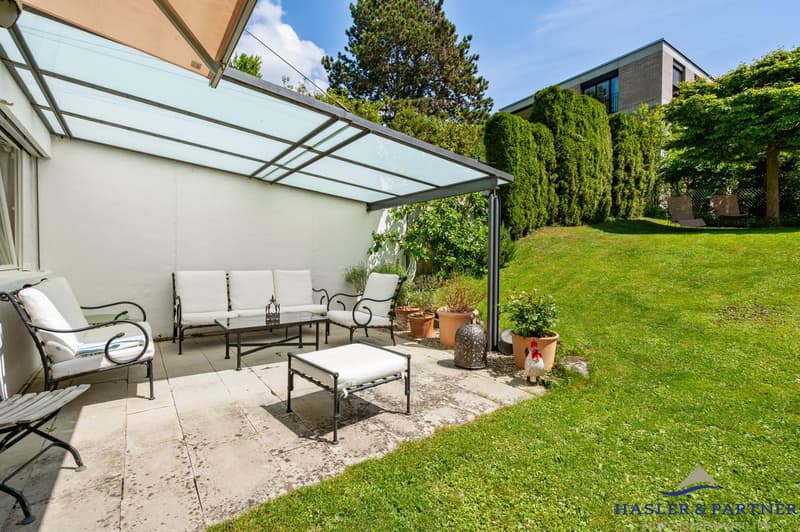 Living like in your own house – 6½-room garden apartment in Feldmeilen (2)