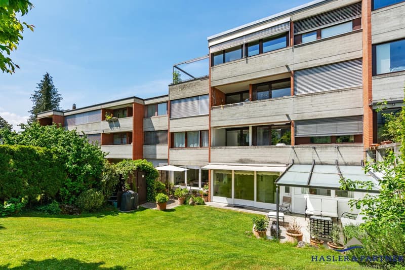 Living like in your own house – 6½-room garden apartment in Feldmeilen (1)
