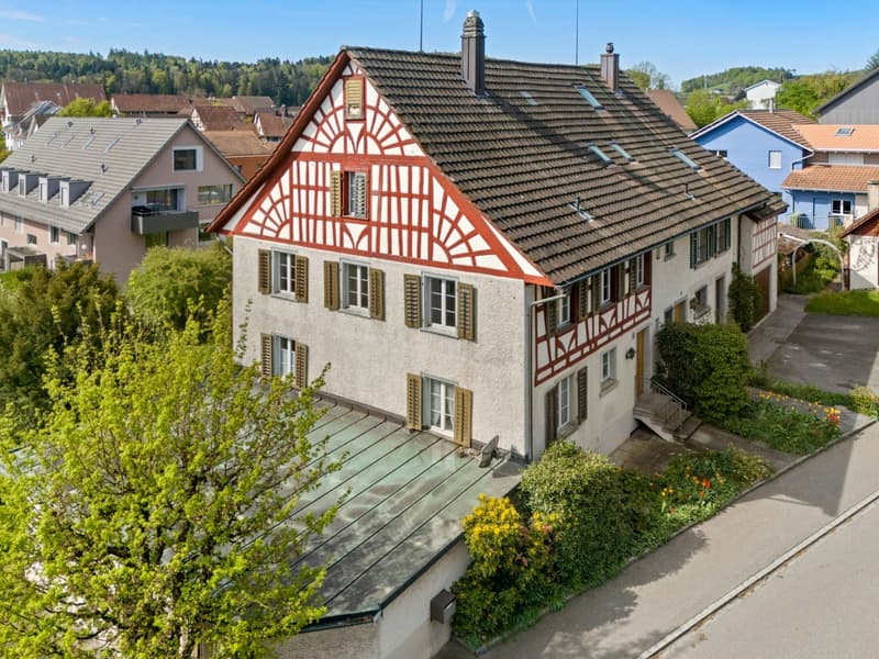 Charming semi-detached house with large garden and great potential in a quiet location (1)