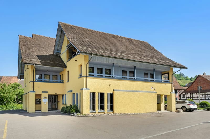 Il tuo investimento immobiliare: appartamenti in affitto/studi medici nel centro del villaggio di Rafz (3)