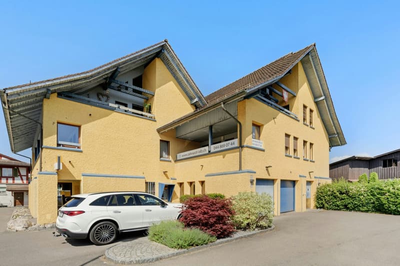 Il tuo investimento immobiliare: appartamenti in affitto/studi medici nel centro del villaggio di Rafz (2)