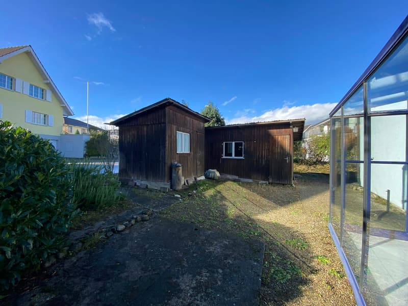 Detached, partially renovated single-family house with large surroundings (2)