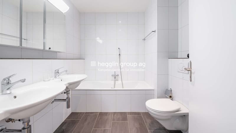 Nasszelle mit Badewanne