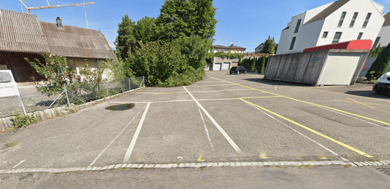 Aussenparkplatz zu vermieten (2)