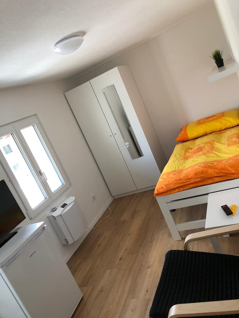 Z 504 / Vollausgerüstetes, möbliertes WG-Zimmer mit TV & Internet (4)