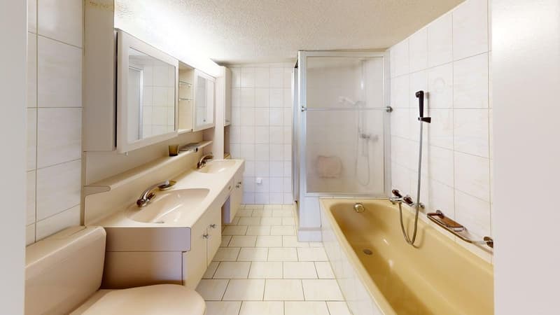Z 11 / Vollausgerüstetes, möbliertes WG-Zimmer mit / TV / Internet (2)