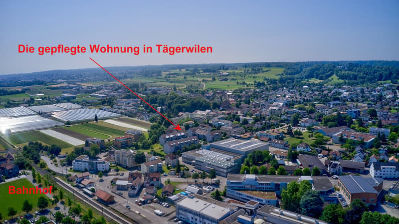 Das Mehrfamilienhaus unweit vom Bahnhof