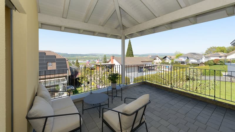 Blick vom Sitzplatz beim Eingang zum Haus 4