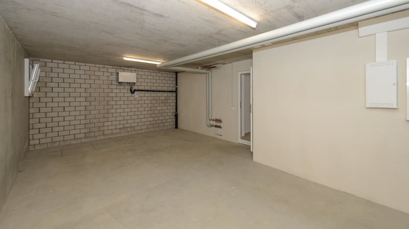 Ausbaubarer Kellerraum (Basteln / Fitness)