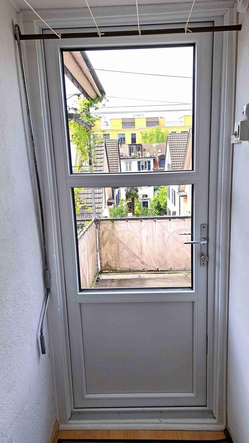 Disponibile temporaneamente: affascinante appartamento di 3 locali in un edificio storico a Zürcher Seefeld (9)