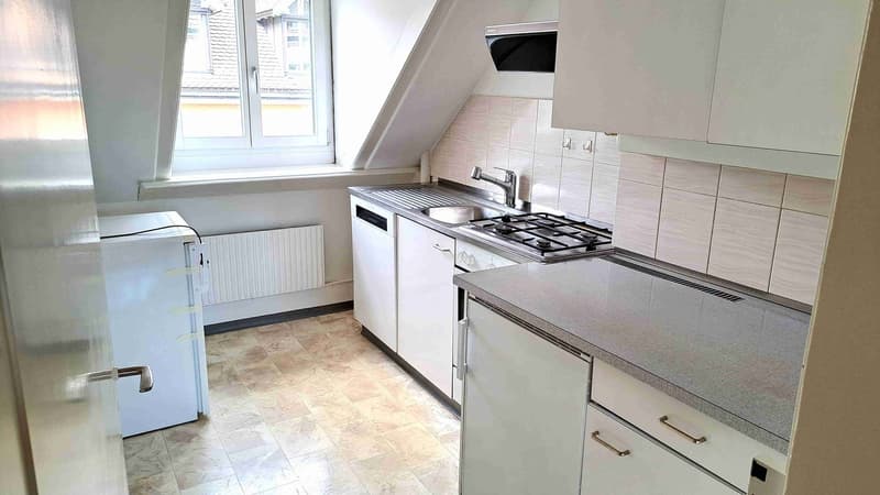 Disponibile temporaneamente: affascinante appartamento di 3 locali in un edificio storico a Zürcher Seefeld (3)
