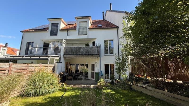 Ansicht Liegenschaft vom Garten
