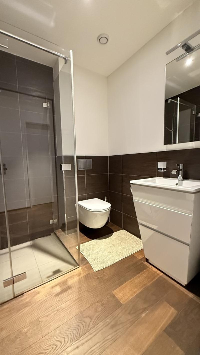 Dusche, WC, Levabo