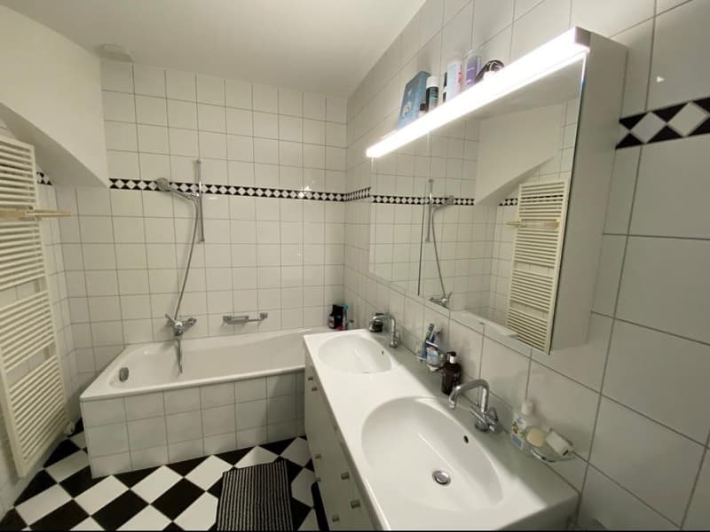 Bad, Dusche, Doppellavabo