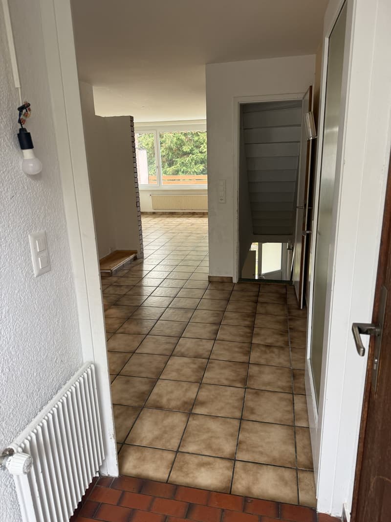 Charming 5.5-room row house in a quiet location in Ittigen (5)