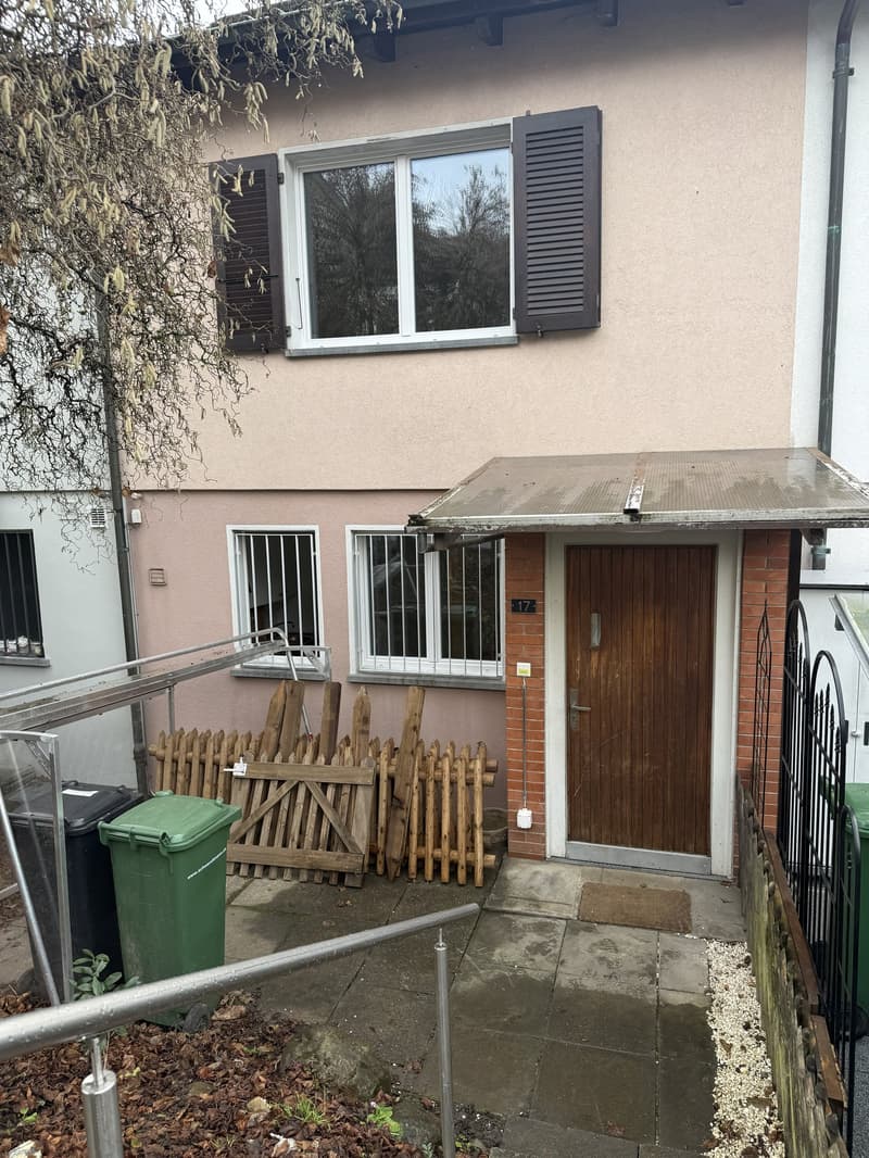 Charming 5.5-room row house in a quiet location in Ittigen (1)