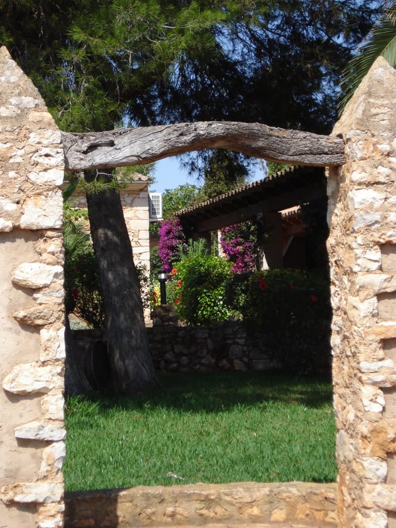 Agroturismo mit mehreren Gebäuden (lizenziertes FINCA - Hotel mit Rebberg) (5)