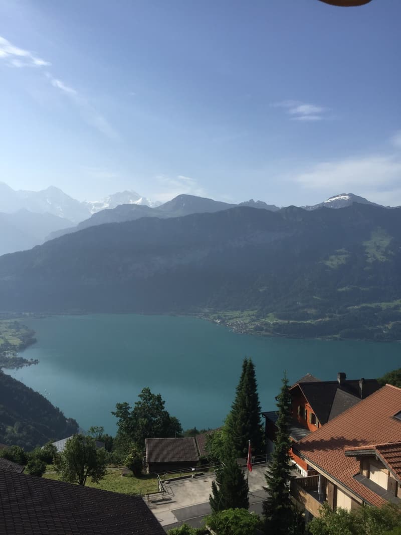 Charmante 3.5-Zimmer-Dachwohnung mit traumhafter Aussicht in Beatenberg (21)