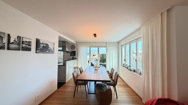Elegant living with a far-reaching view (3)