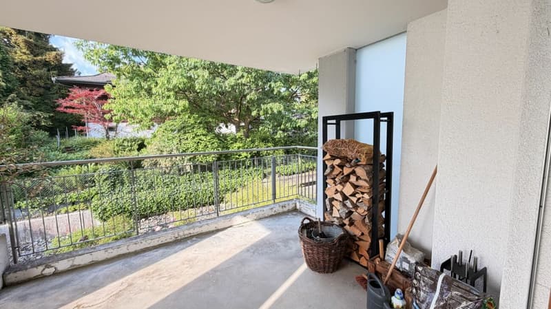 Elegant living with a far-reaching view (11)