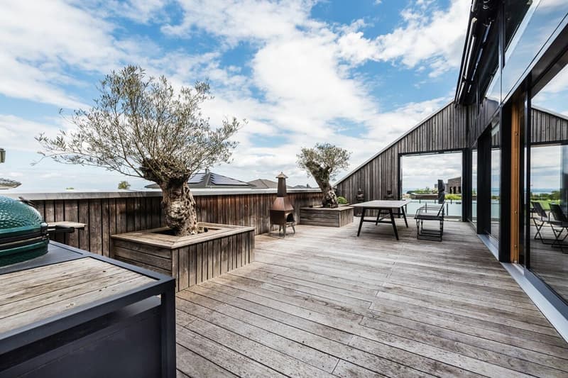 Architectural Gem with Lake View (15)