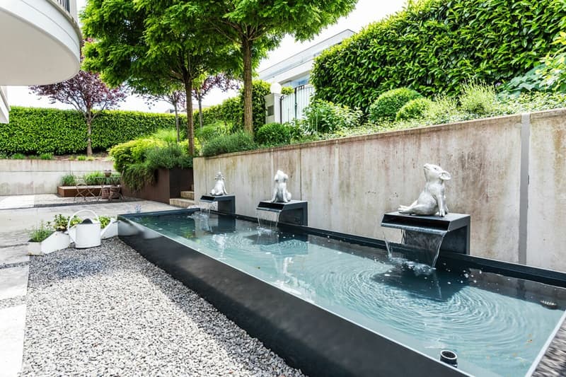 Luxury villa with pool in top lake view location (11)