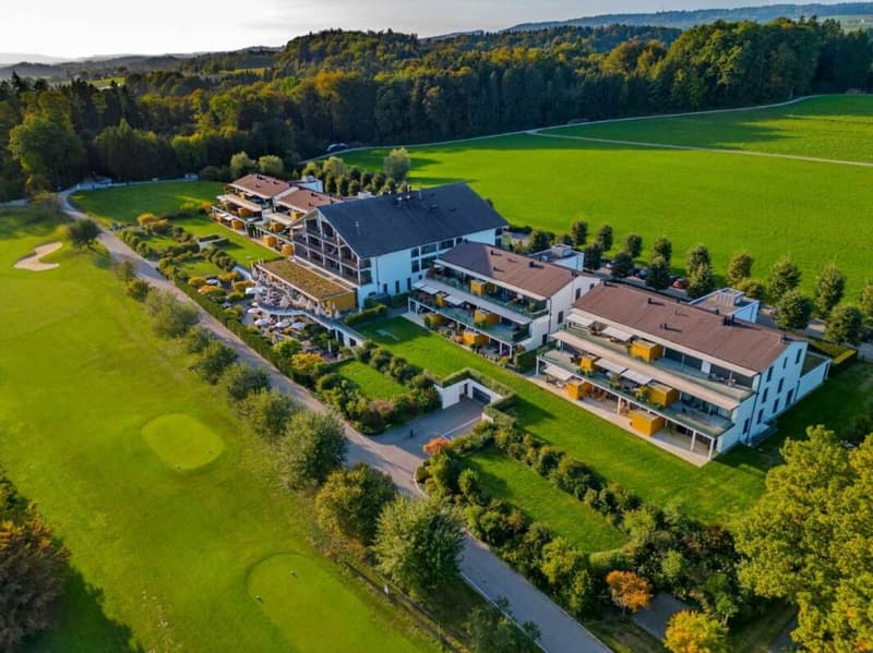 Wohnen am Golfplatz - Wellnessbereich, Fitness und traumhafter Terrasse mit Alpenpanorama. (1)
