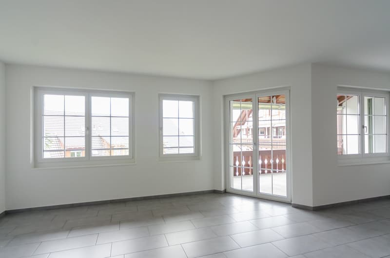 Charmante 4-Zimmer-Maisonette-Wohnung in Oberweningen (4)