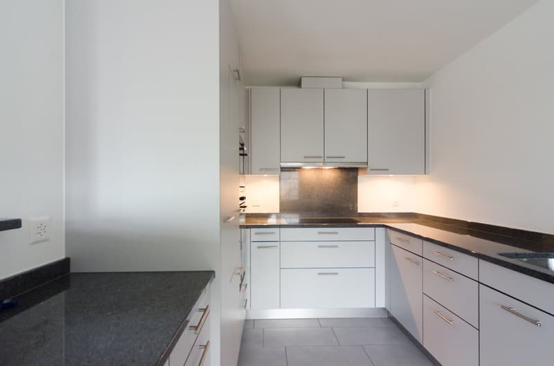 Charmante 4-Zimmer-Maisonette-Wohnung in Oberweningen (7)