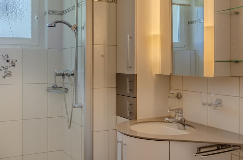 Charmante 3,5-Zimmer-Wohnung im Erdgeschoss in Steinmaur – sofort verfügbar! (13)