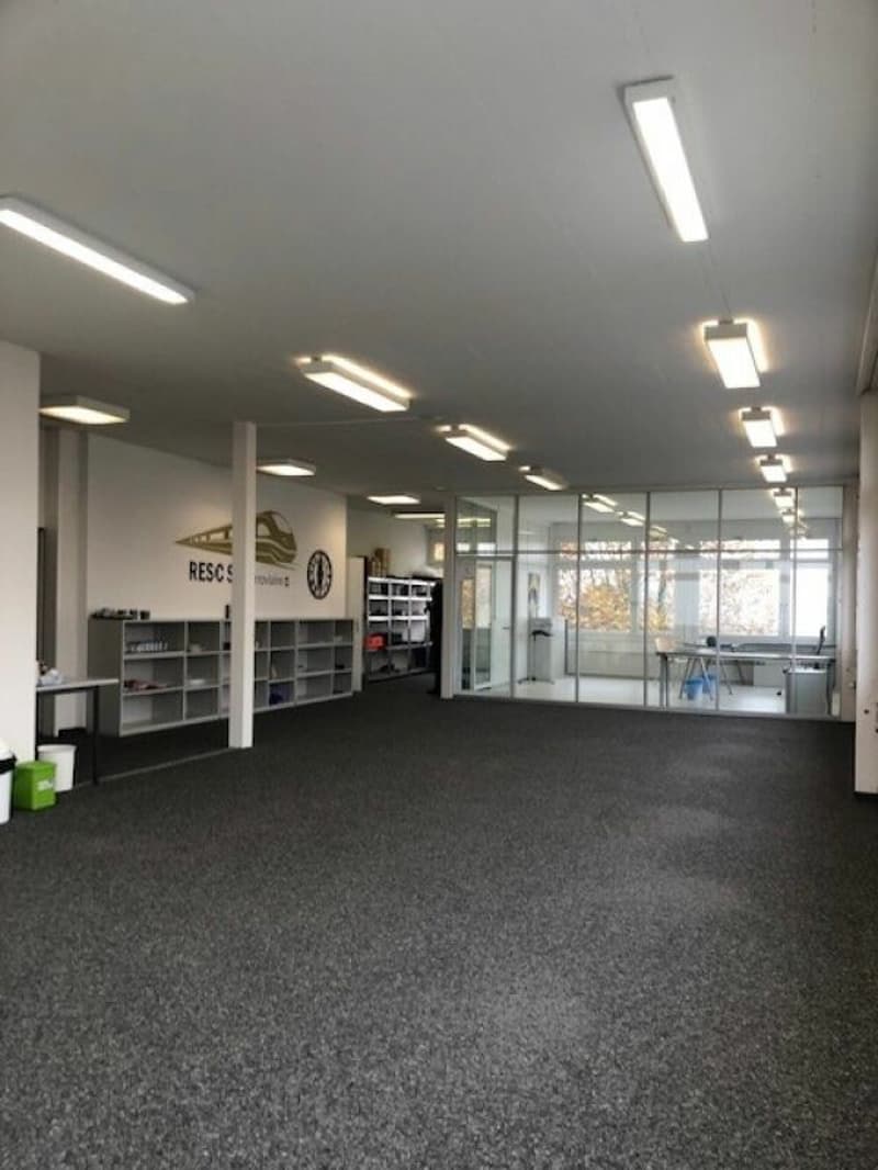 Spazi per ufficio o studio in un edificio per uffici molto frequentato (2)