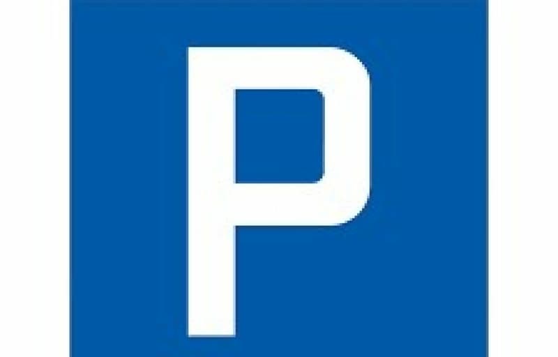 Parcheggio esterno No. 1 e No. 8 disponibile (1)