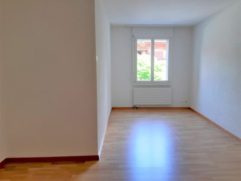 Appartement de 3,5 pièces au rez-de-chaussée avec jardin (7)