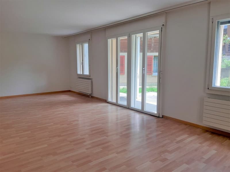 Appartement de 3,5 pièces au rez-de-chaussée avec jardin (2)