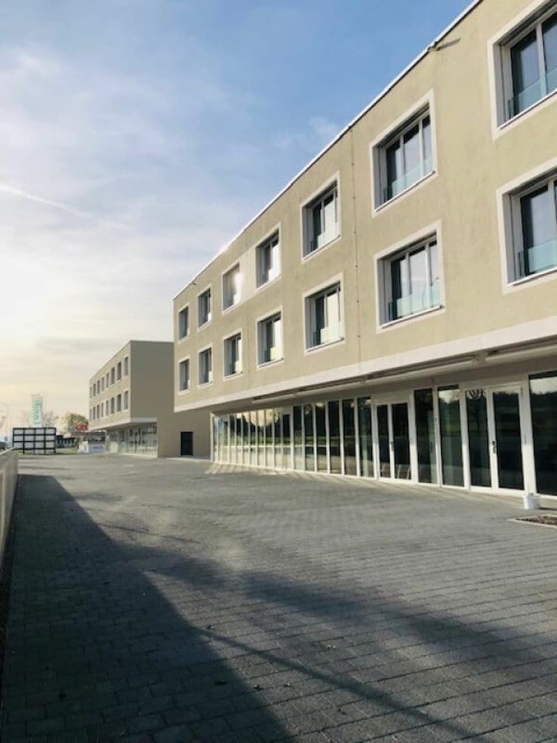 Zu vermieten : neue Motorrad-Einstellhallenplätze in Avenches (6)