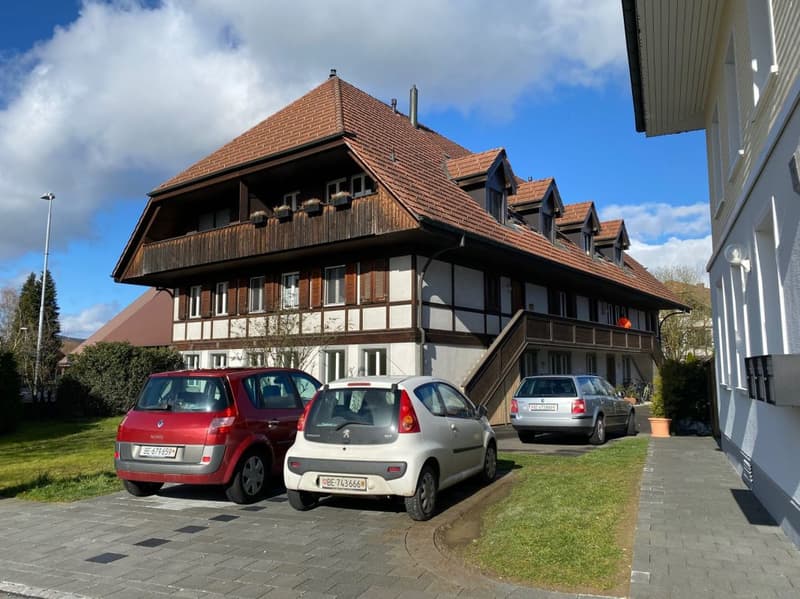 Attraktive und grosszügige 4-Zimmer-Dachwohnung mit Galerie, 143 m² Wohnfläche. Die Wohnung überzeugt mit einem hellen, offenen Raumkonzept sowie einer neuen, modernen Küche und einem stilvoll re … (11)