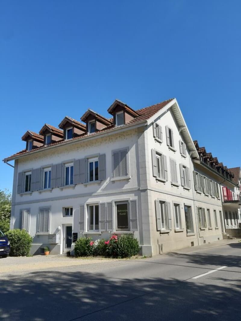 Moderne 3.5 Zimmer Wohnung mit Ankleideraum (8)