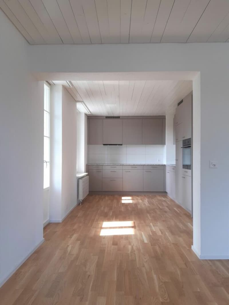 Moderne 3.5 Zimmer Wohnung mit Ankleideraum (4)