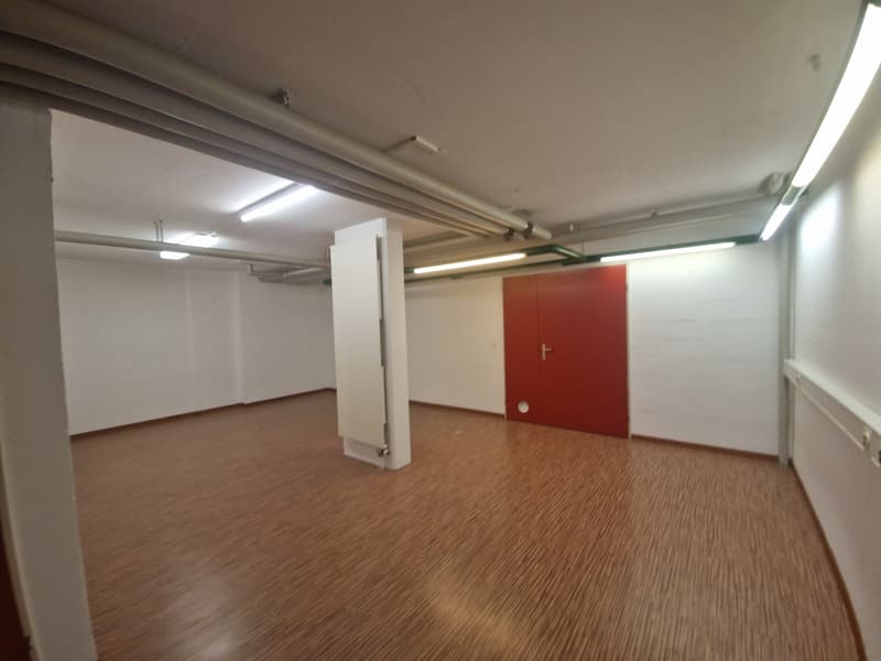 Spazio commerciale in posizione ideale a Bremgarten (8)