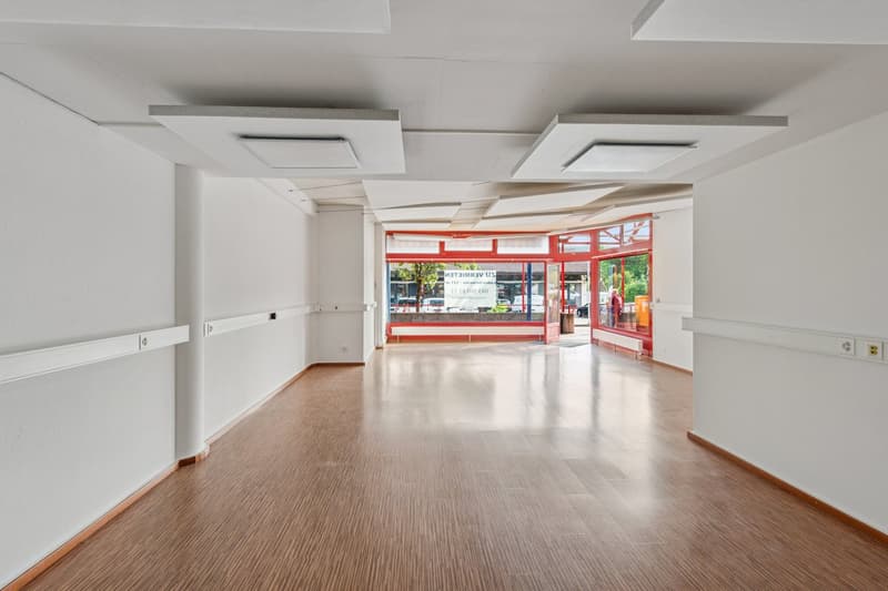 Gewerbe/Ladenfläche mit Schaufenster an bester Lage in Bremgarten (2)