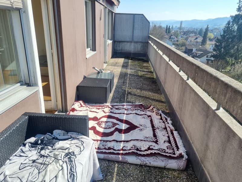 Attic apartment for single or couple? (7)