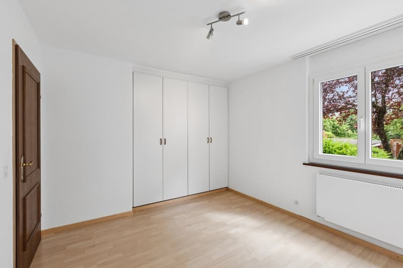 Tolle Gartensitzplatz-Wohnung mit Cheminée - ideale Lage ! (9)