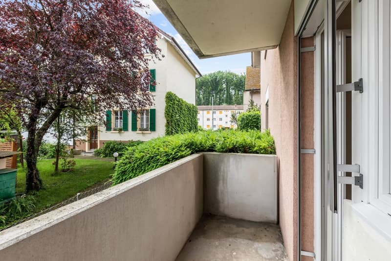 Tolle Gartensitzplatz-Wohnung mit Cheminée - ideale Lage ! (8)