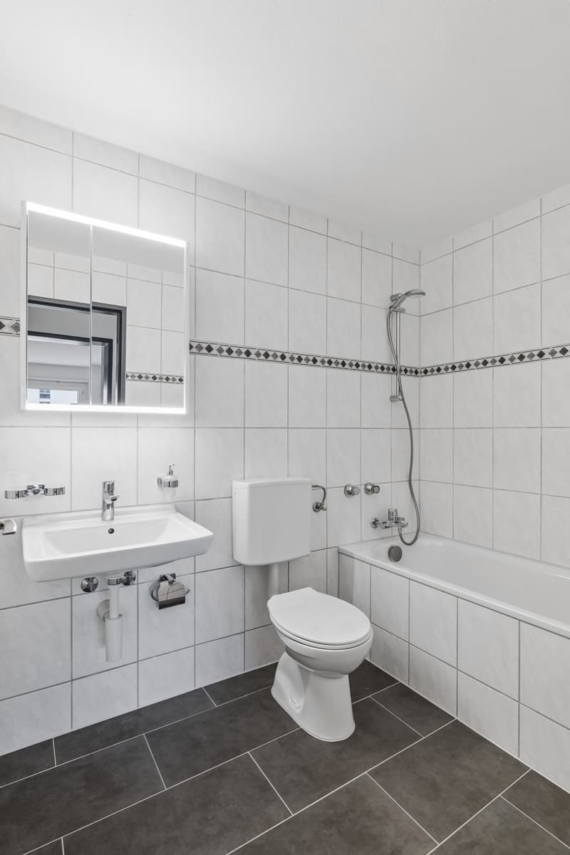 Posizione centrale - bagno ristrutturato - balcone (2)
