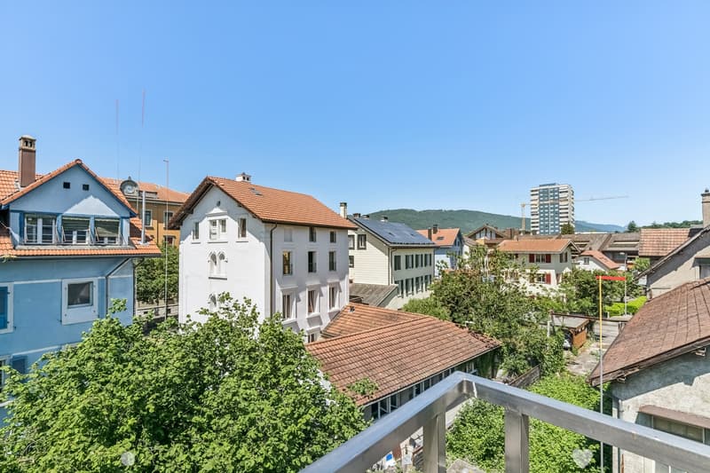 Ideale Lage - renoviert - Balkon (1)