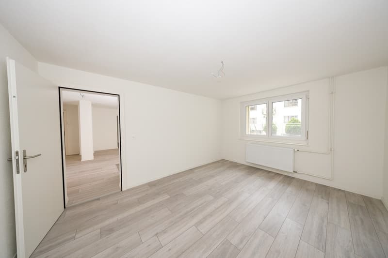 Votre maison de rêve vous attend ! Vaste complexe de construction neuve à louer pour la première fois (4)