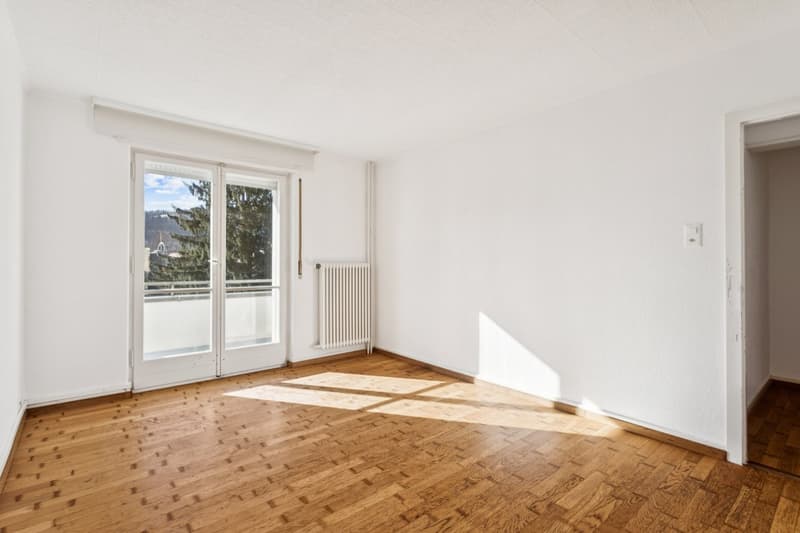 Renovated - balcony - good location (1)