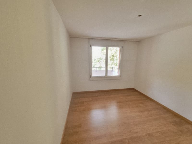 grosse 4 1/2 Zimmer-Wohnung mit sonnigem Balkon (7)
